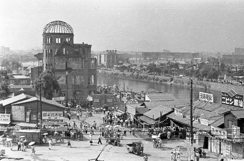 原爆ドームの周辺の画像