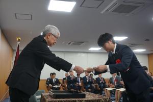 あおしまてつや選手