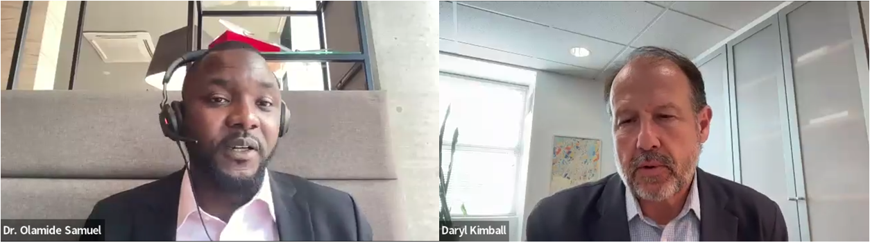 写真右:オラミデ･サミュエル氏、写真左:ダリル･G･キンボール氏
