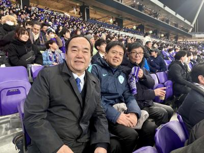 バックスタンドにて