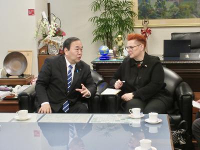 議長表敬