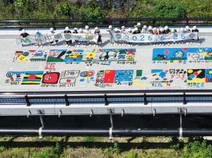 ドローンによる記念撮影その2(4年生)