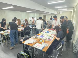 地域安全マップを作成している様子