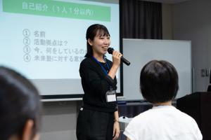 自己紹介の様子1