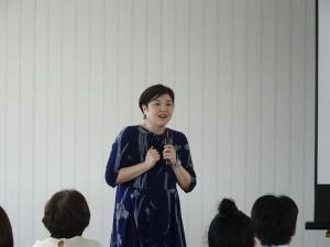 講師