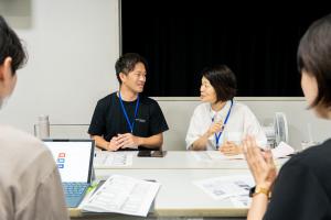 振り返りのグループワークの様子