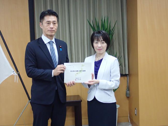 細野大臣・横田知事の写真