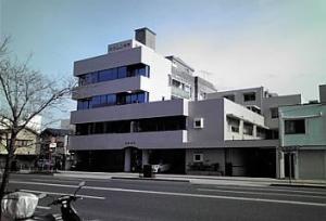 炭田内科胃腸科病院外観